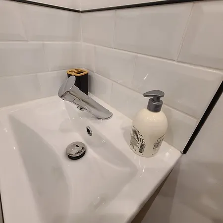 Cosy En Centre-ville D'epinal Pour 2 Personnes - Fr-1-589-835 Lejlighed Épinal