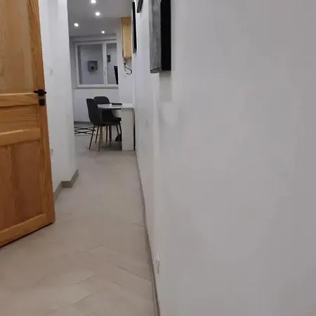 Cosy En Centre-ville D'epinal Pour 2 Personnes - Fr-1-589-835